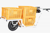 農業用コンテナ3個を積載したコンテナ用アルミ電動一輪車。最大100kgまで積載可能